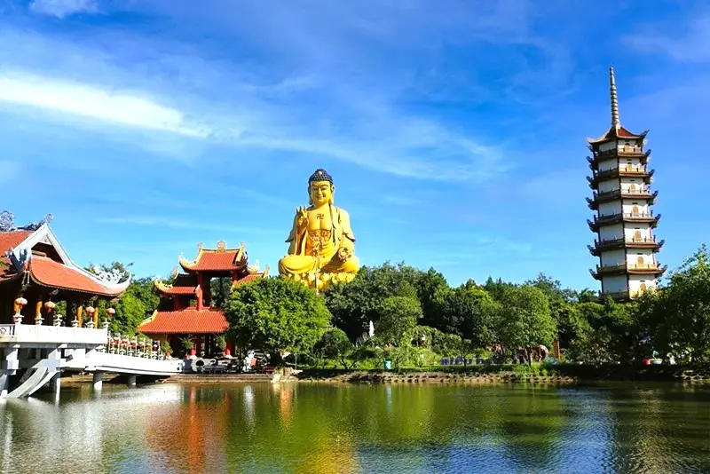 CHÙA KHAI NGUYÊN – VƯỜN HOA BỐN MÙA