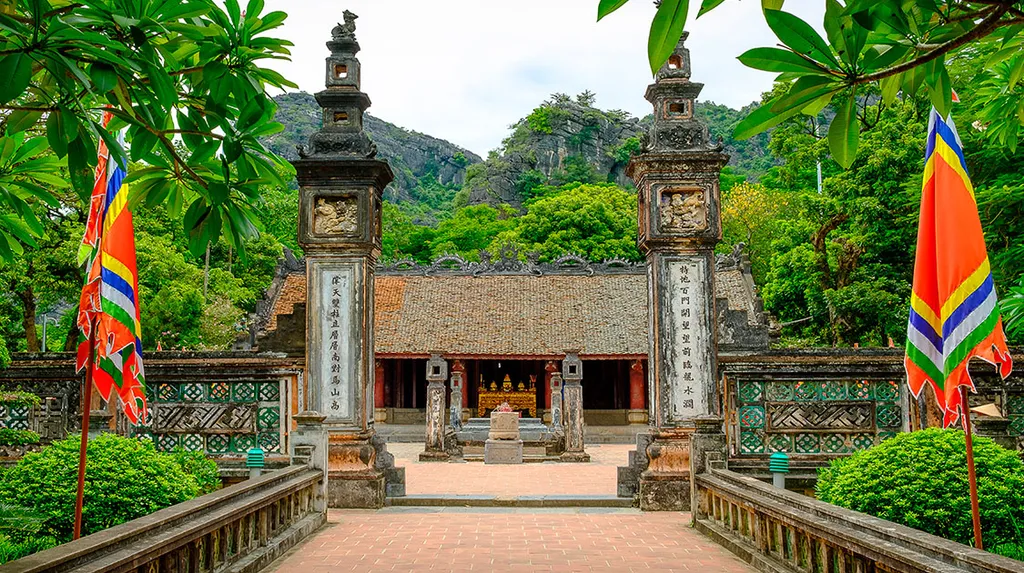 CỐ ĐÔ HOA LƯ - KDL SINH THÁI TAM CỐC 1 NGÀY